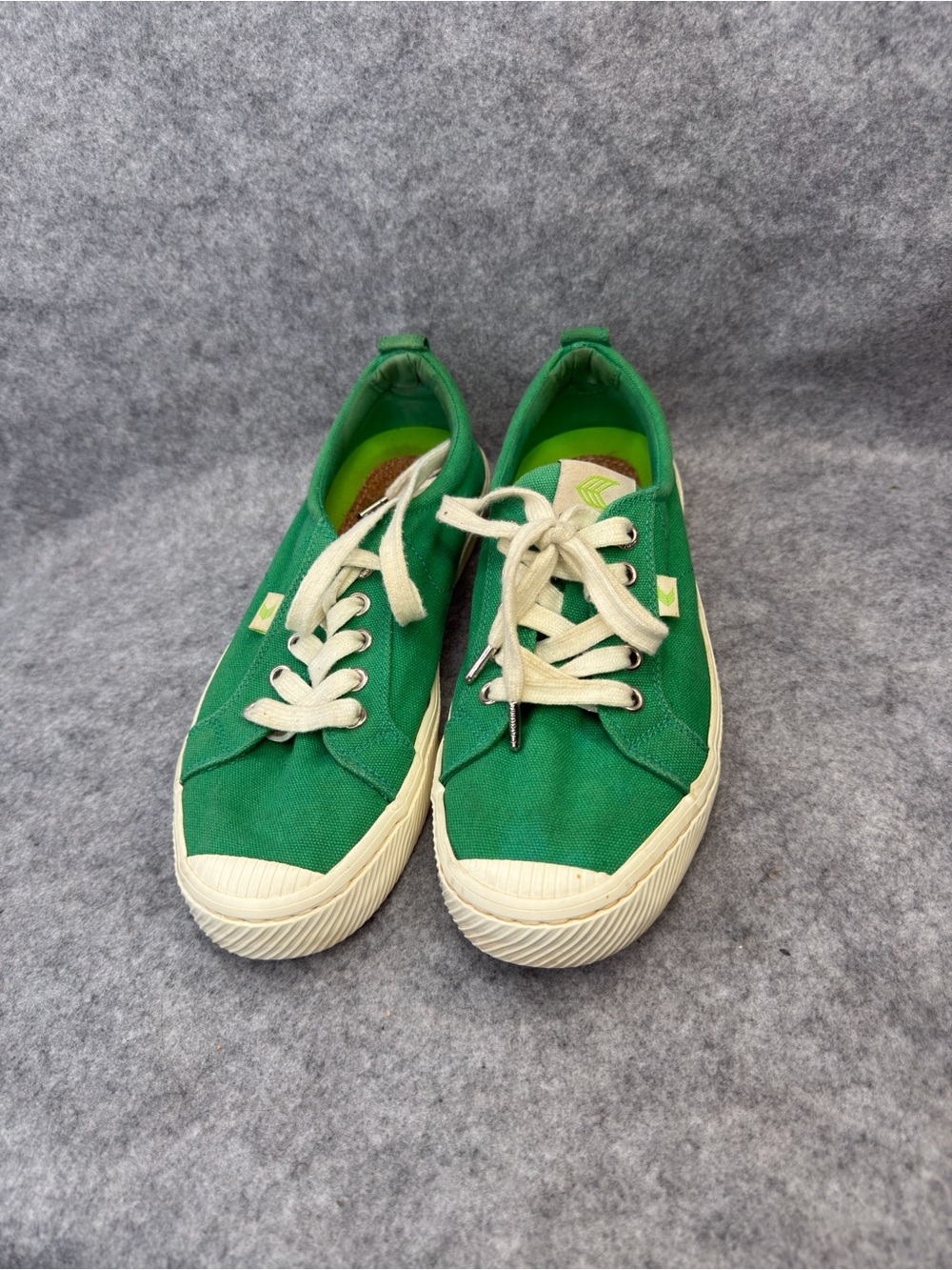 Cariuma OCA Low Green Canvas Sneakers Women’s 7.5 Men’s 6 EU 36.5